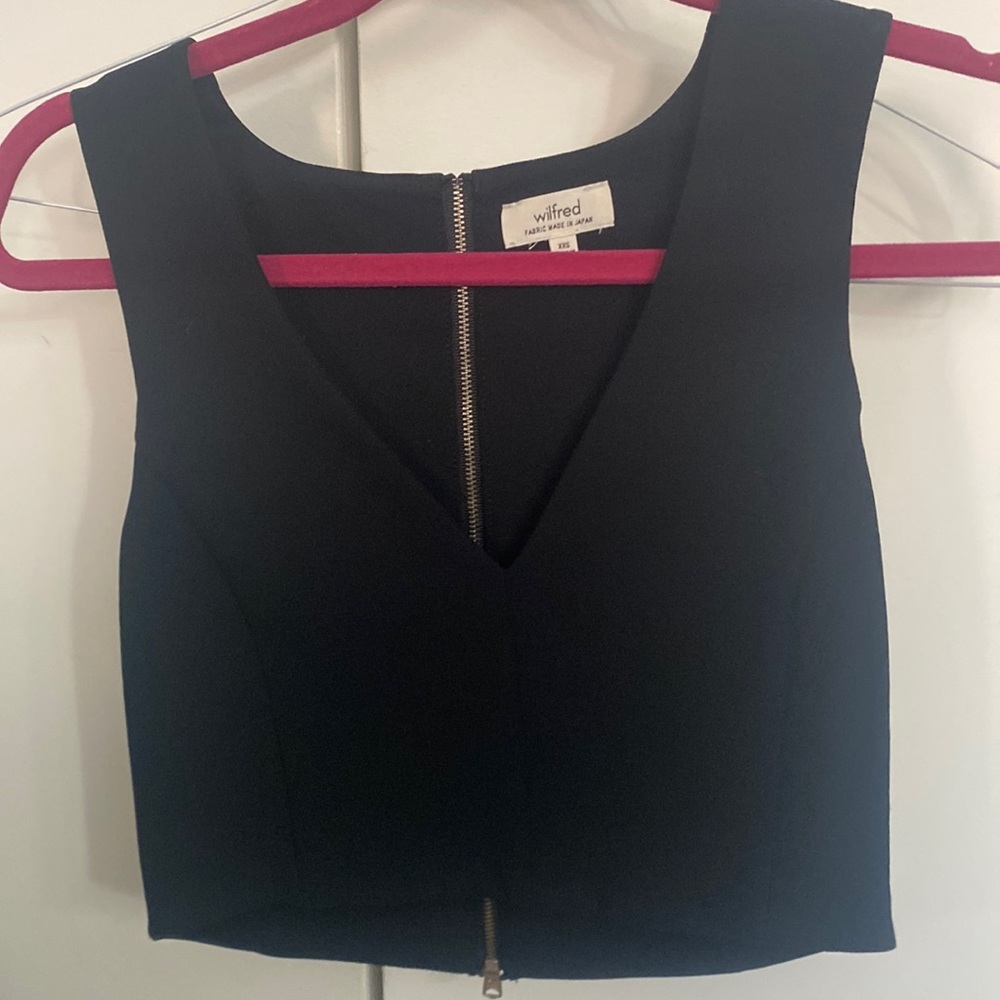 Aritzia black crop top!